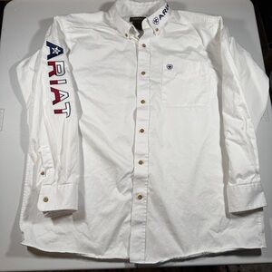Ariat Men's White Casual Button-Down Shirt with Logo